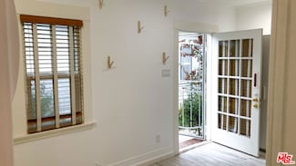 1111 12th St Unit E, Santa Monica, CA 90403
