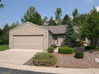 2448 Valley Oaks Cir Unit 32, Flint, MI 48532