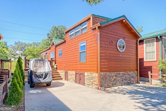 76 Falls View Dr, Dillard, GA 30537