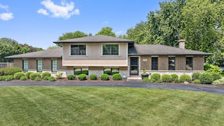 352 Eagle Ln, Bloomingdale, IL 60108