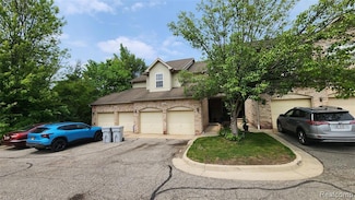 5889 High Point Ct, Brighton, MI 48116