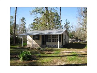 31933 Shelly Dr, Springfield, LA 70462