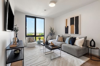1525 Commonwealth Ave Unit 421, Boston, MA 02135