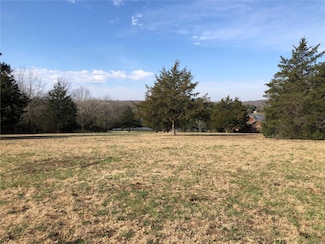 102 Log Cabin Rd, Bourbon, MO 65441
