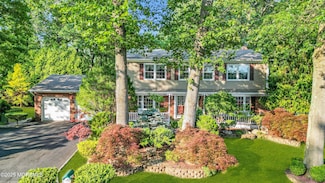 1 Algonquin Dr, Marlboro, NJ 07746