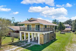 3195 Laurel Dr, Gulf Breeze, FL 32563