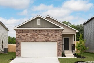 1007 Sharpie Ln, Adkins, TX 78101