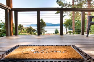 67 Main St Unit 6, Eastsound, WA 98245