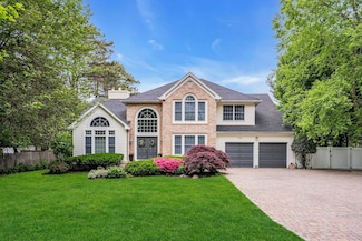1138 Carlls Straight Path, Dix Hills, NY 11746
