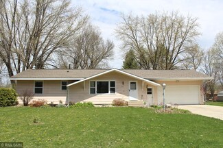 100 Lakeview Dr NW, Cokato, MN 55321