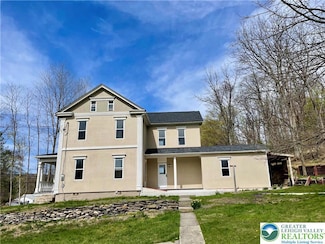 3861 Dogwood Rd, Walnutport, PA 18088