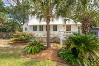 933 McCants Dr, Mount Pleasant, SC 29464