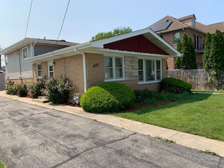 2054 Birch St, Des Plaines, IL 60018