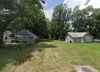 7102 Flora Ave, Kansas City, MO 64131