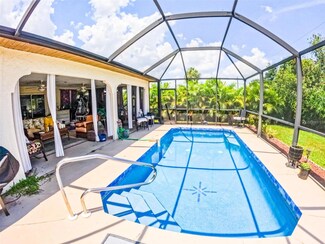 945 Chevy Chase St, Port Charlotte, FL 33948