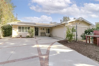 23395 Schoolcraft St, West Hills, CA 91307