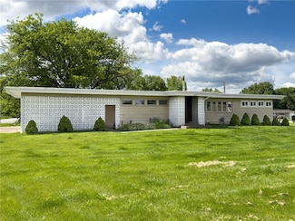 1511 E Fayette Ave, Teutopolis, IL 62467