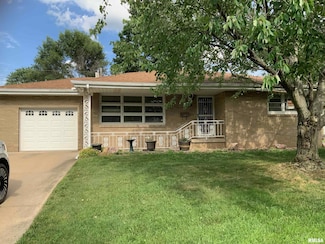 1104 S 8th St, Pekin, IL 61554