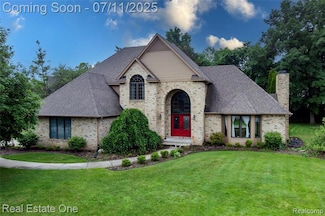 11514 Kings Knight Cir, Grand Blanc, MI 48439