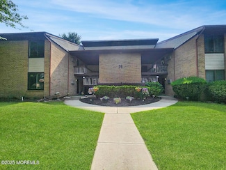 38 Meadow Green Cir Unit F, Manalapan, NJ 07726