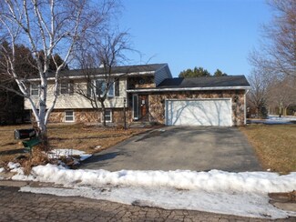 353 Suncrest Rd, Juneau, WI 53039