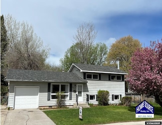 685 East Ln, Lander, WY 82520
