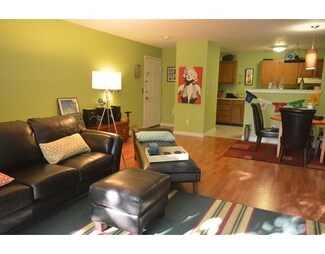 44 Evergreen Rd Unit 302, Leeds, MA 01053