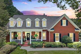 1292 Green Turf Dr, Snellville, GA 30078