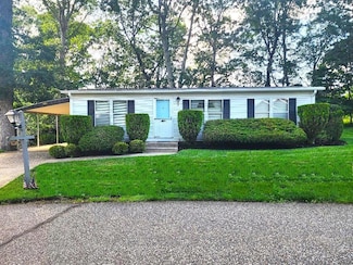 1407 Middle Rd Unit 48, Calverton, NY 11933