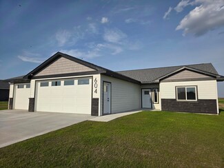 604 Wildwood Ave, Colman, SD 57017