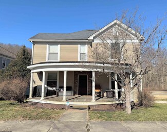 926 W Main St, Grafton, WV 26354