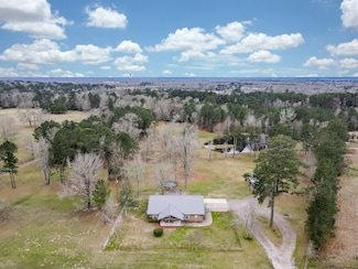 466 Emanuel Rd, Goodrich, TX 77335