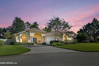 8423 Mizner Cir E, Jacksonville, FL 32217