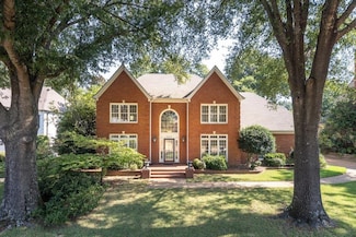8820 Somerset Ln, Germantown, TN 38138
