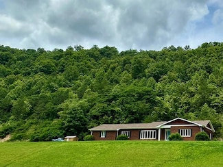 7756 Kentucky 15, Jeff, KY 41751