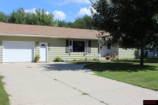1013 1013 S Armstrong Blvd, St. James, MN 56081