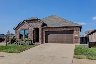 9101 Flying Eagle Ln, Fort Worth, TX 76131