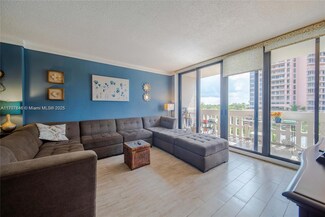 90 Edgewater Dr Unit 412, Coral Gables, FL 33133