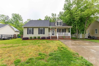 522 Kittiewake Ln, Clover, SC 29710
