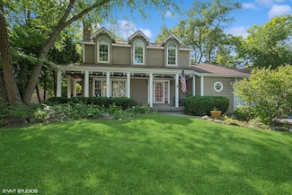42 N Holly Ave, Fox Lake, IL 60020