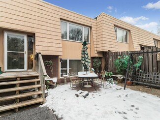 6750 School St Unit 205, Windsor Heights, IA 50324