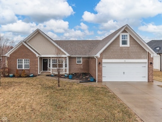 26 Downing Dr, Trafalgar, IN 46181