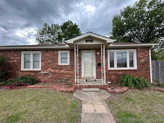 1002 Lakeland St, Checotah, OK 74426