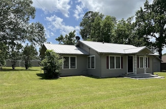 506 Clarksville St, Bogata, TX 75417