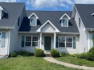913 Maple St, West Des Moines, IA 50265
