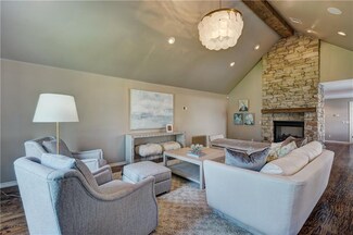 1108 Huntington Ave, Nichols Hills, OK 73116