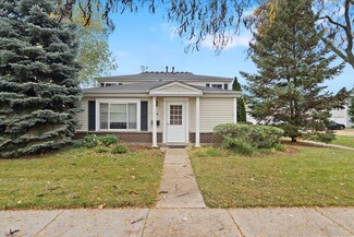 1515 Quaker Ln Unit 121A, Prospect Heights, IL 60070