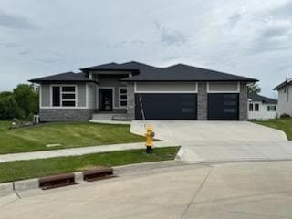 5006 148th Cir, Urbandale, IA 50323