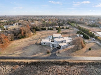 2961 Twin Acres Dr, Norman, OK 73071