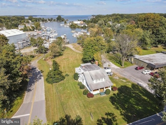 1462 Snug Harbor Rd, Shady Side, MD 20764
